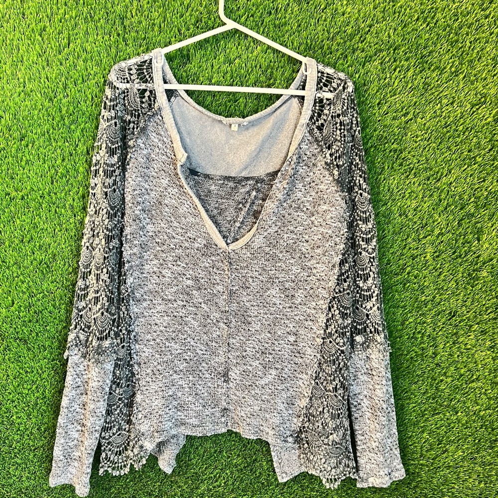 BKE floral lace long sleeve shirt